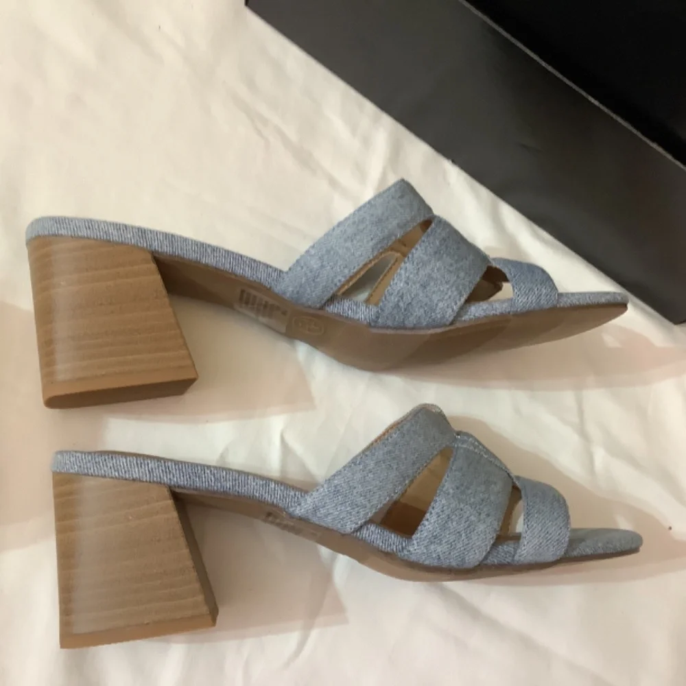 NWOT SM New York Denim blue slip ons‎ chunky heel open toe